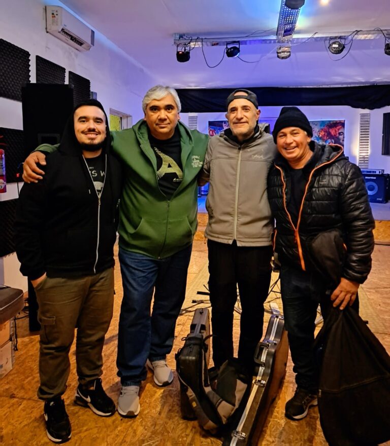 La Nestor Band presenta su espectáculo  “Entre amigos y Rock and Roll”